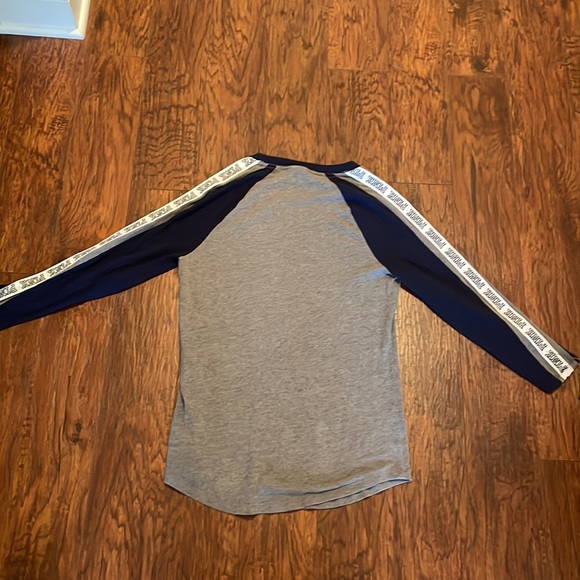 PINK Victoria’s Secret baseball tee - Picture 7 of 8